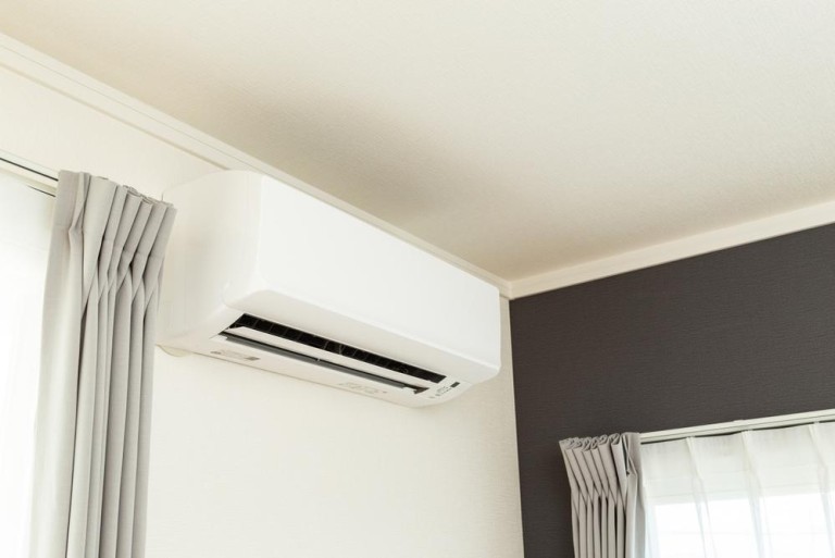 Pourquoi choisir une climatisation réversible à Neuville-en-Ferrain ?